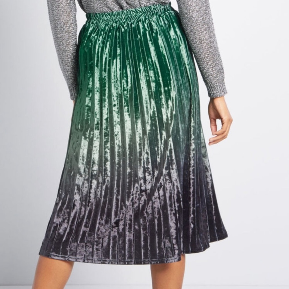 ModCloth Aesthetic honestly velvet midi skirt - Picture 4 of 4